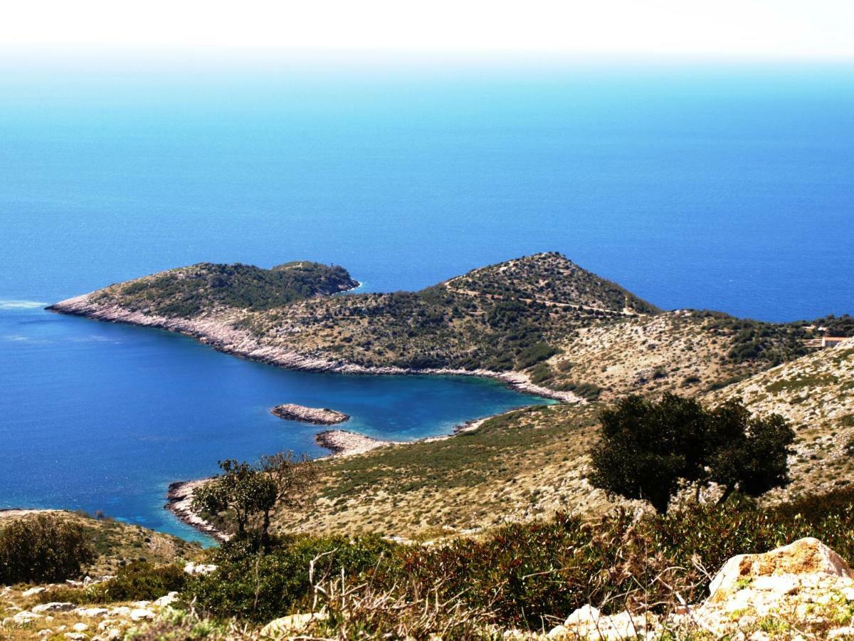 Apartments Luza Lastovo Eksteriør bilde